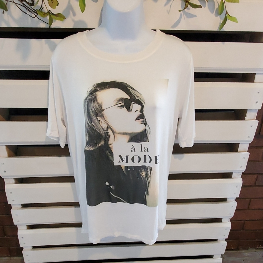 FOREVER 21 tshirt.              #1133